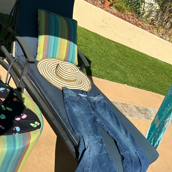 Extra wide Leg /bell bottom jeans!EUC - Picture 6 of 12